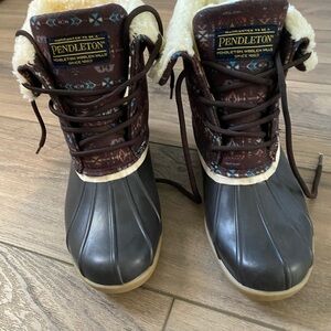 Pendleton Multicolor Patterned Winter Boots (Women’s)